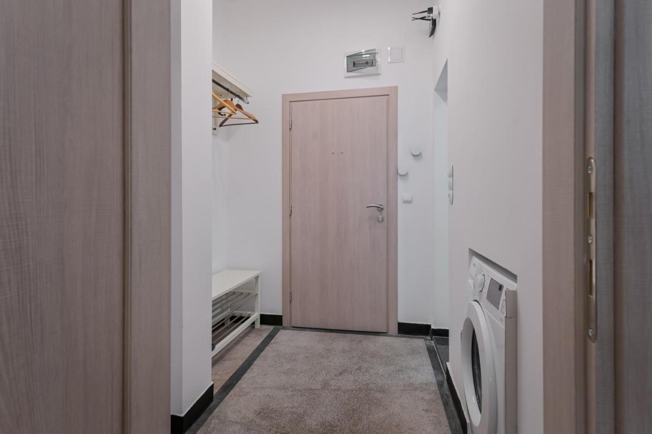 Bright Apartment In The Heart Of The City By Flat Mаnager 소피아 외부 사진