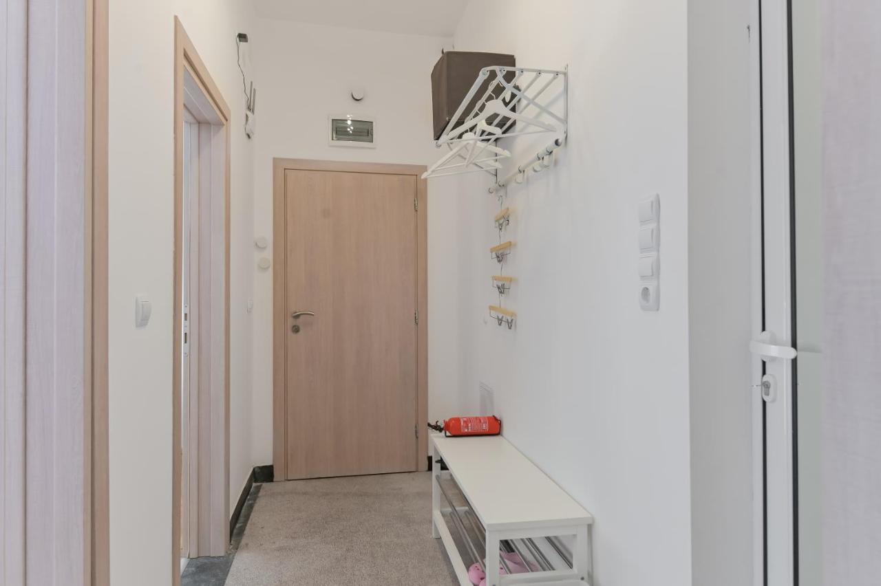 Bright Apartment In The Heart Of The City By Flat Mаnager 소피아 외부 사진